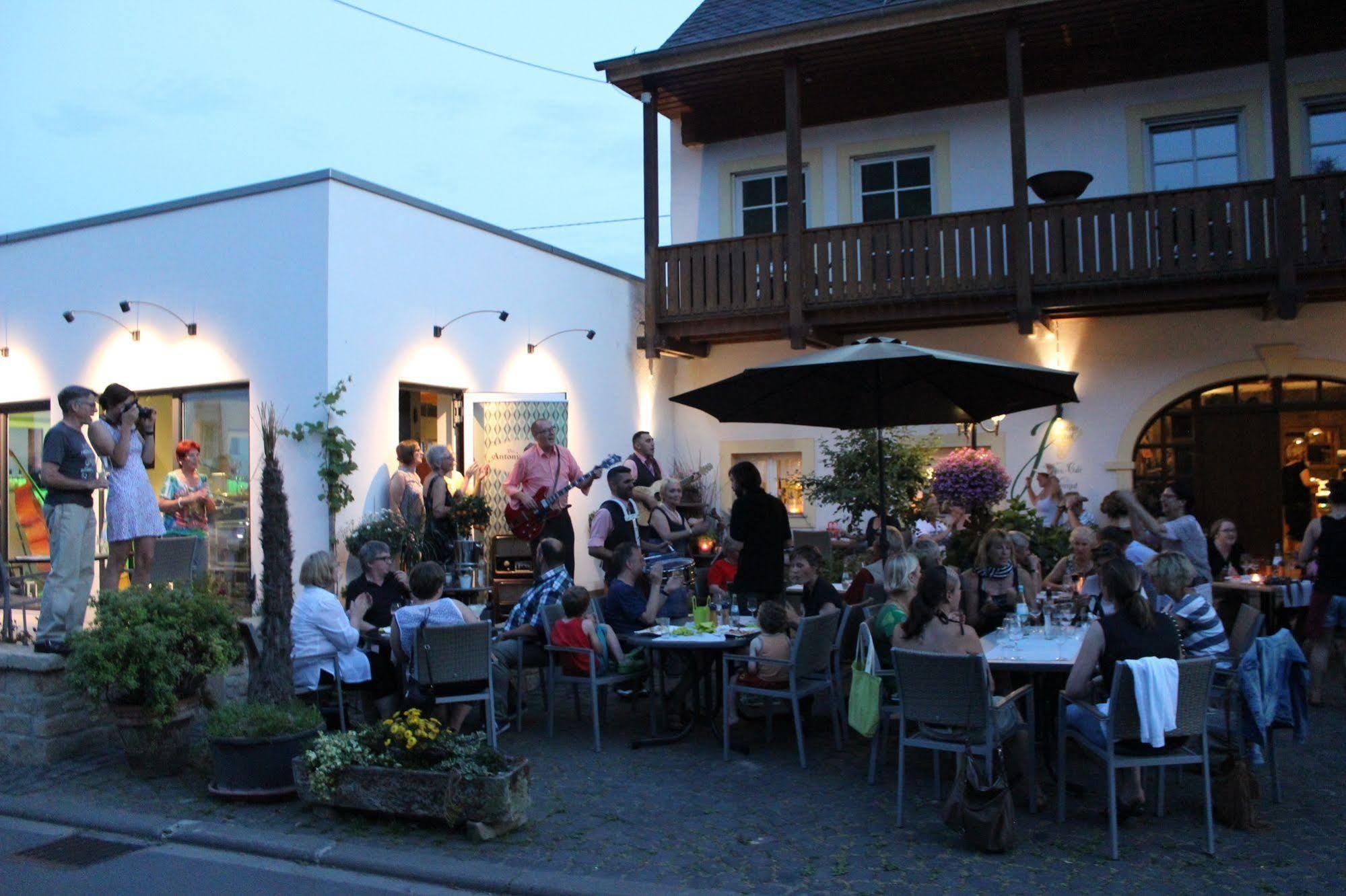 Johannishof Wein-Cafe & Gaestehaus Langsur Zewnętrze zdjęcie